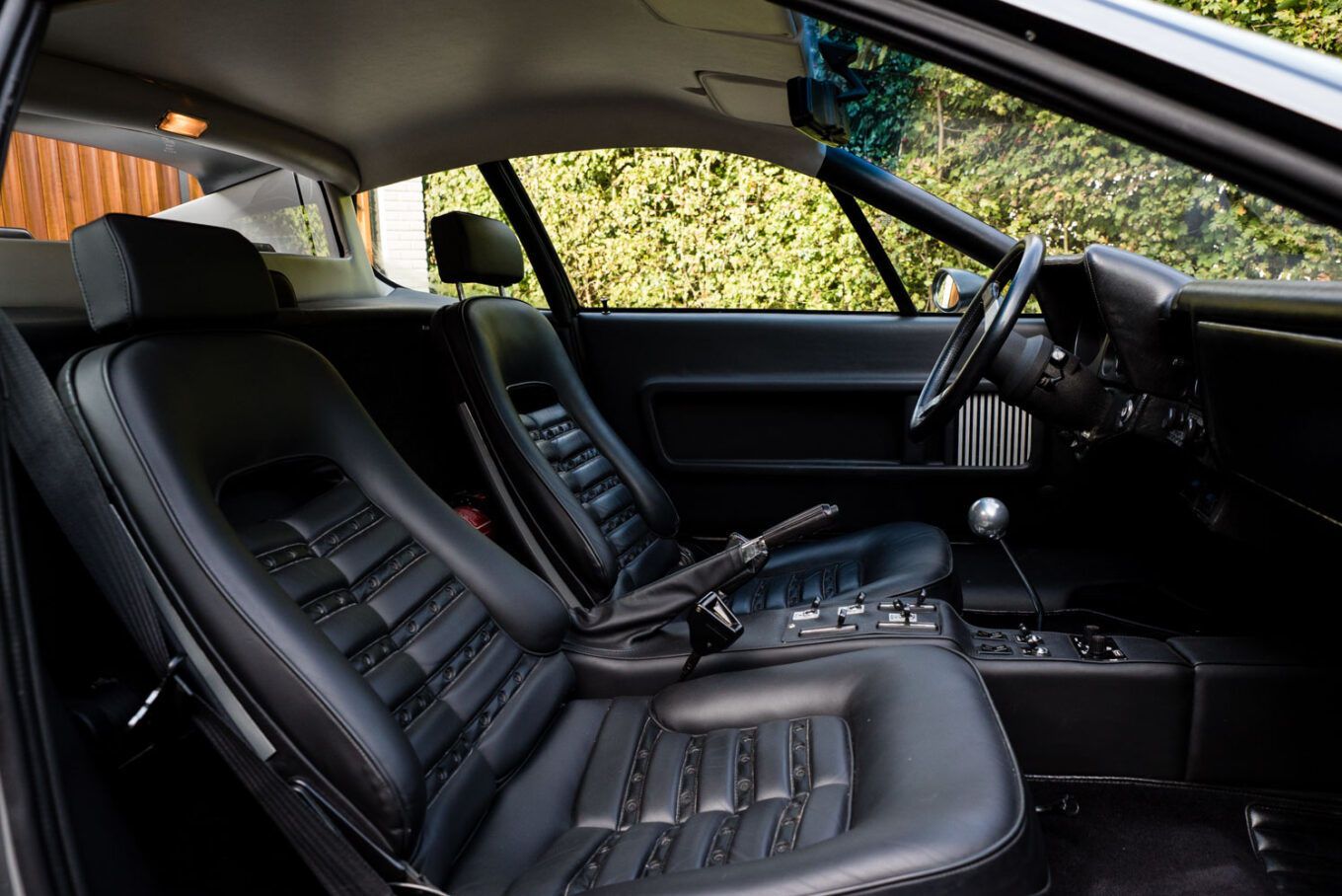 interior Ferrari 512 BB