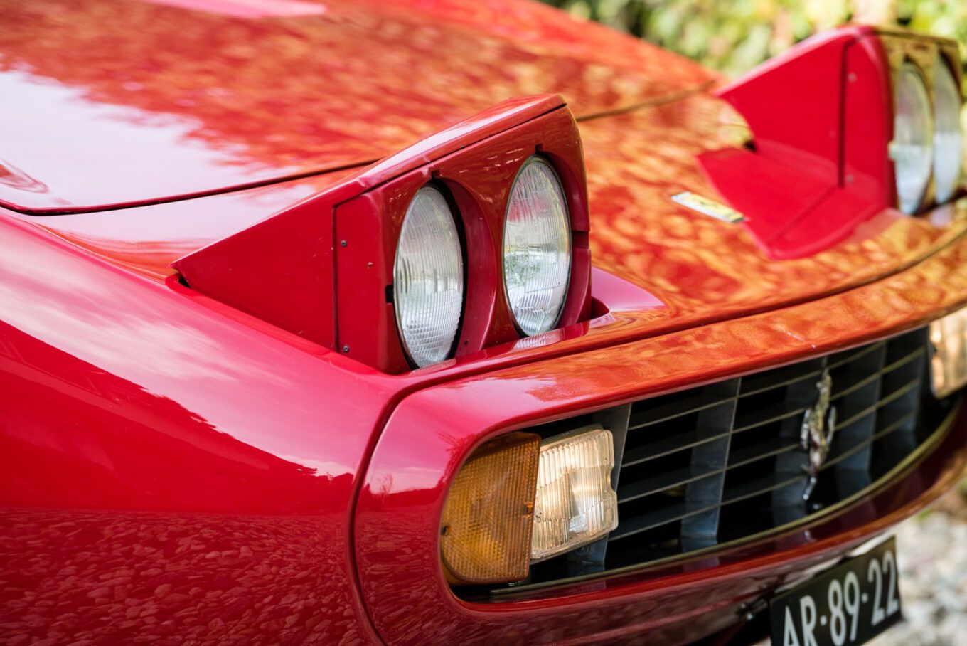 front lights open Ferrari 365gtc/4