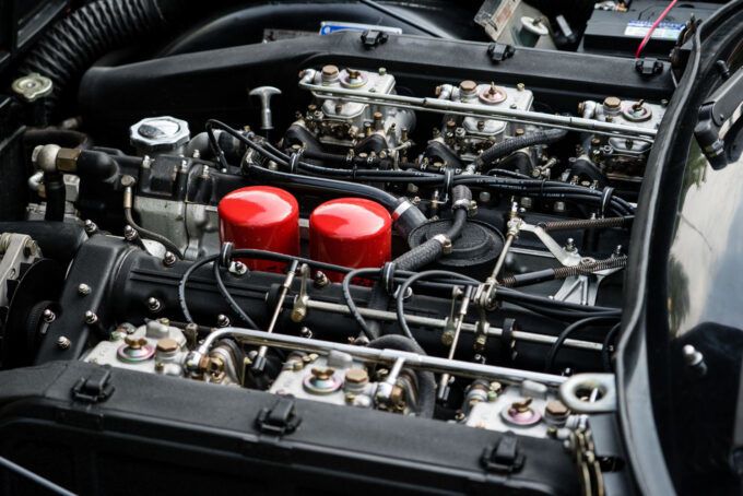 engine close-up Ferrari 365gtc/4