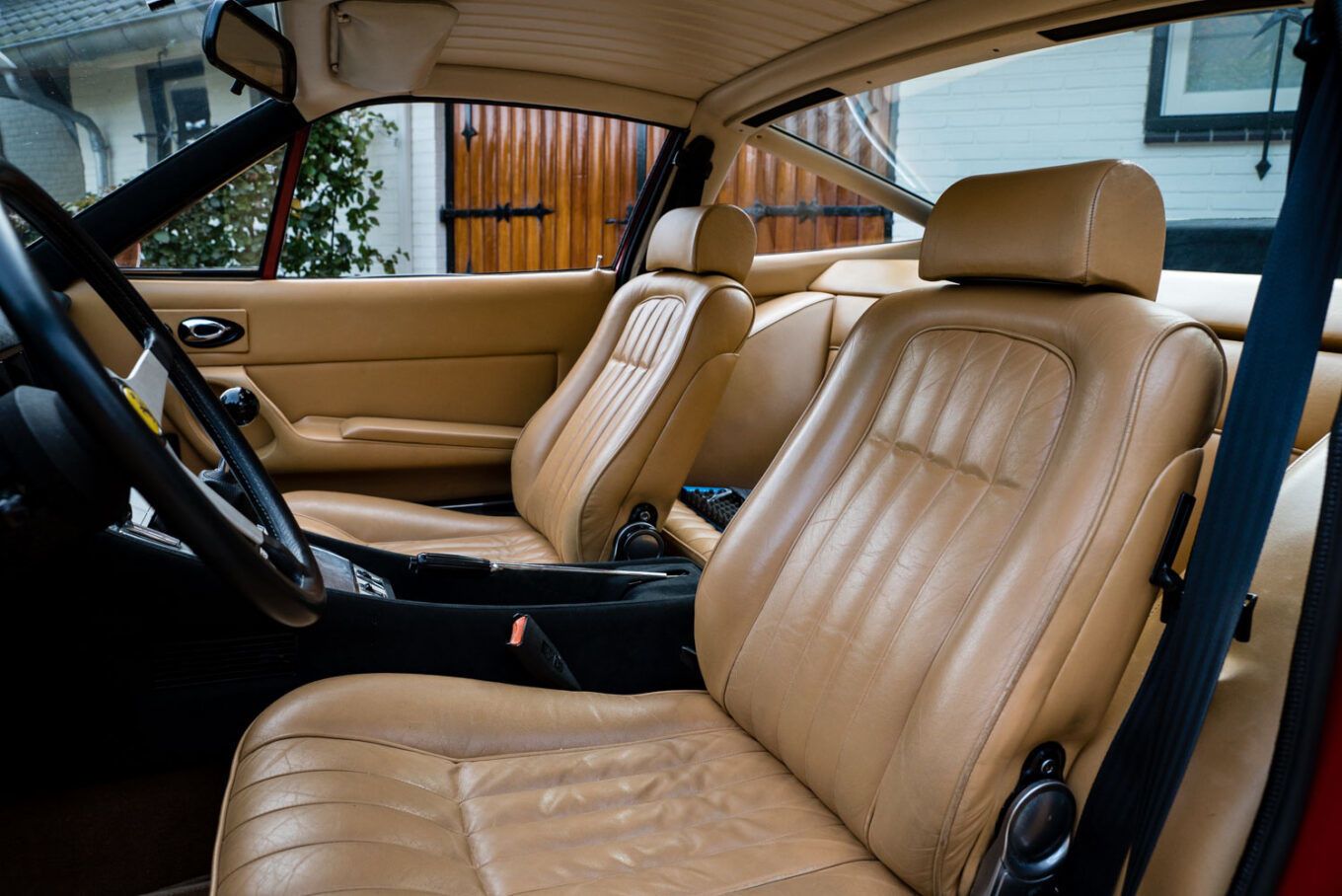 interior driver Ferrari 365gtc/4