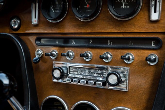 dashboard middle Ferrari 365 GT 2+2