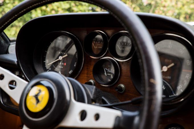 dashboard driver Ferrari 365 GT 2+2