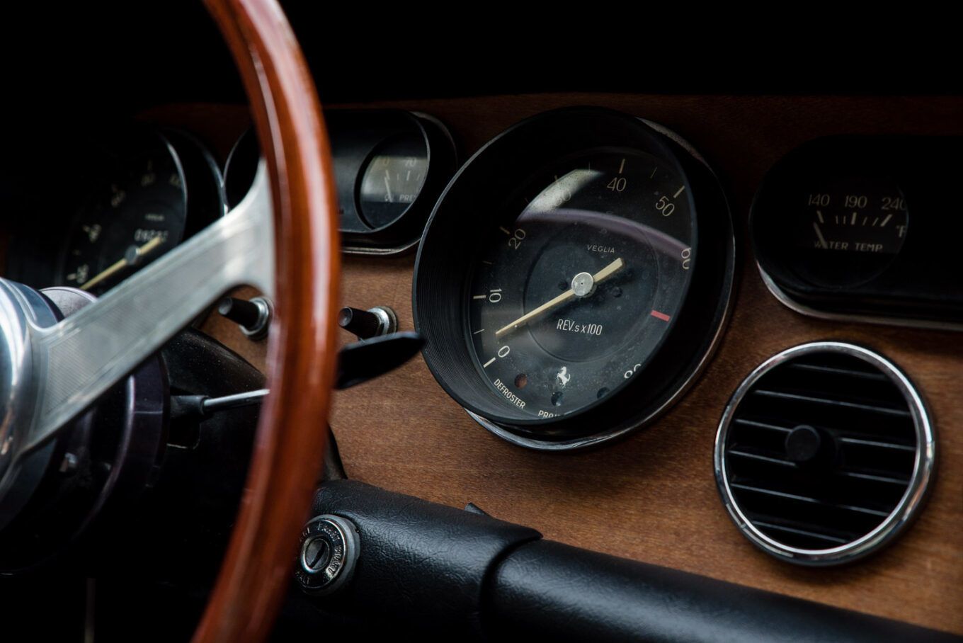 dashboard steering wheel Ferrari 330GT 1966