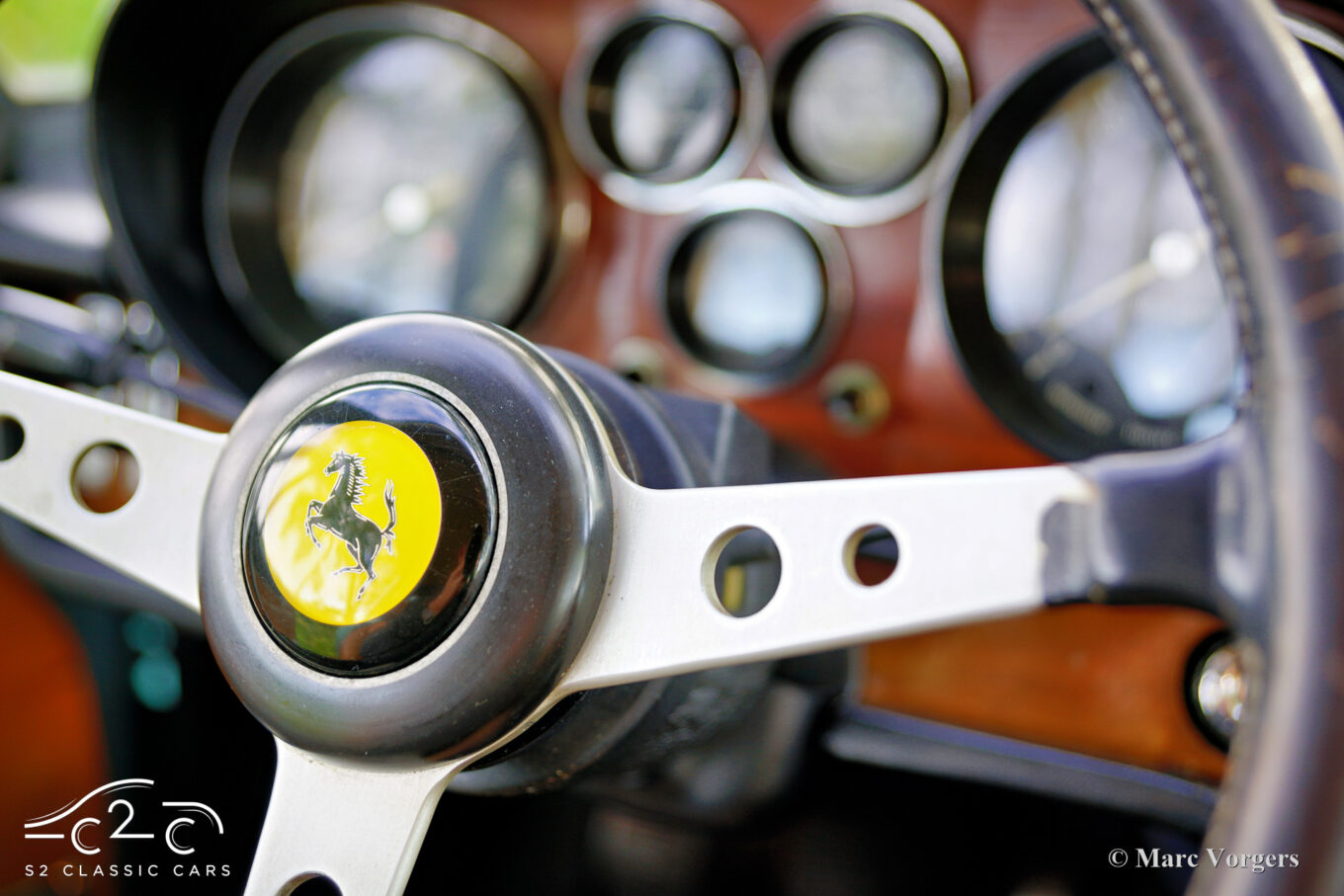 Ferrari 365GT 2+2 1969 zu verkaufen