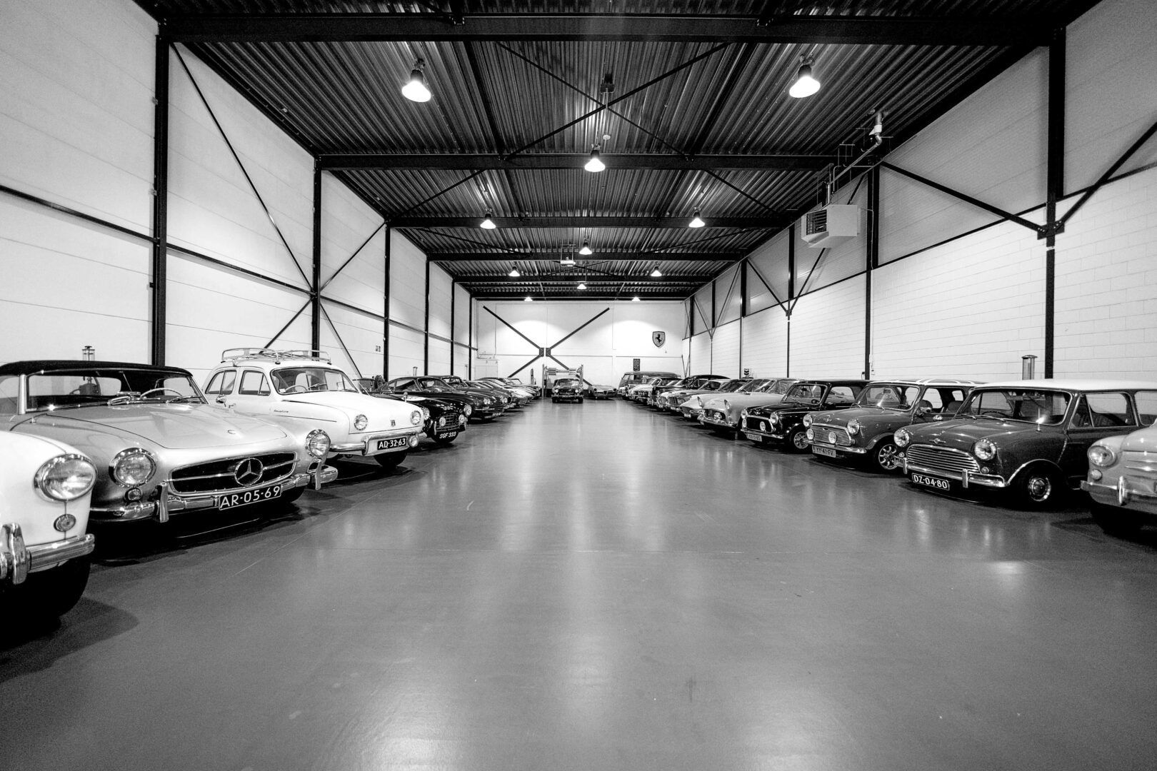overview showroom BW