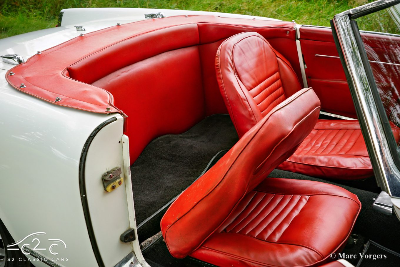 Alfa Romeo 2000 Touring Spider from 1959 for sale