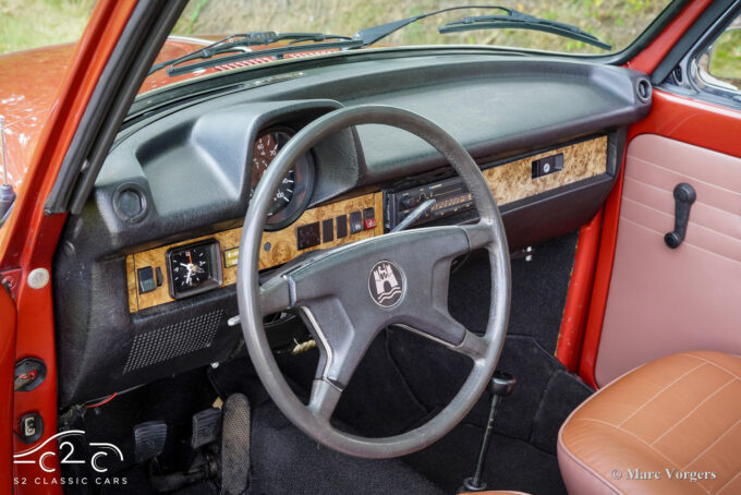 Volkswagen Beetle 1303 LS Cabriolet Fuel injection Champagne Edition 2 1978