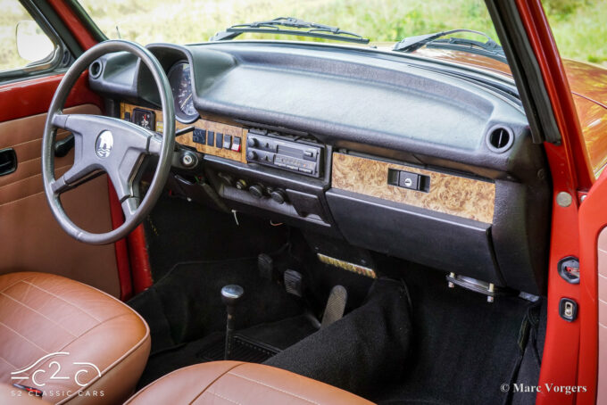 Volkswagen Beetle 1303 LS Cabriolet Fuel injection Champagne Edition 2 1978