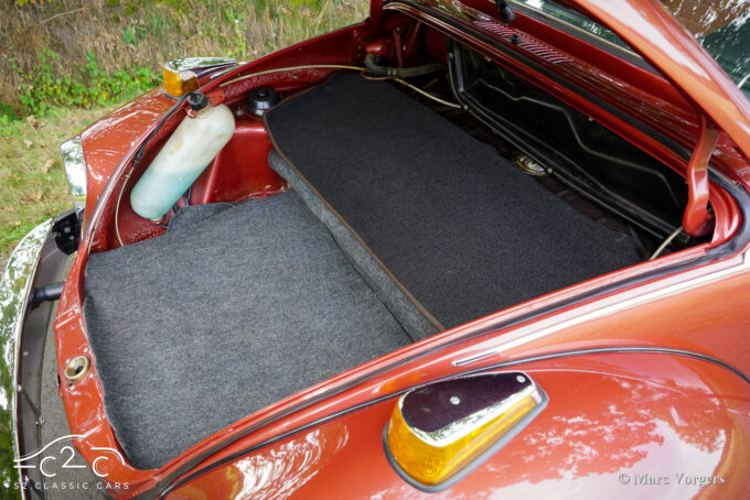 Volkswagen Beetle 1303 LS Cabriolet Fuel injection Champagne Edition 2 1978