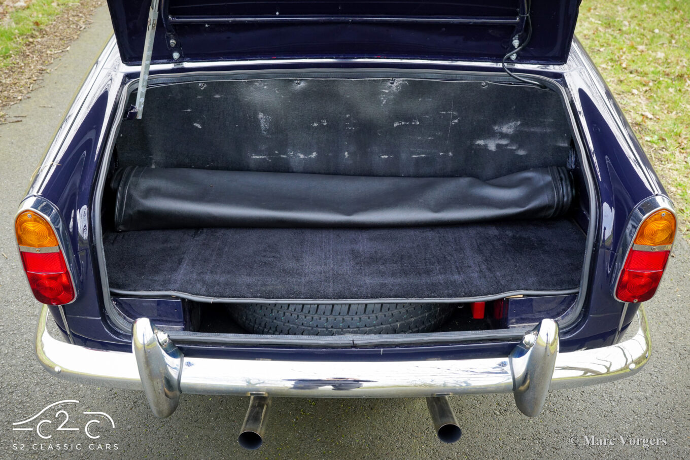 Triumph TR4A from 1966 for sale with Surrey top and British Heritage Certificate