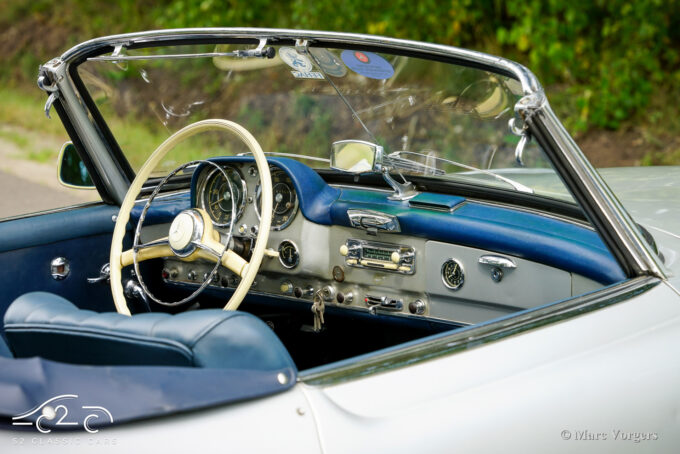 Mercedes 190SL uit 1955 te koop. 1000 Miglia eligible, hard top