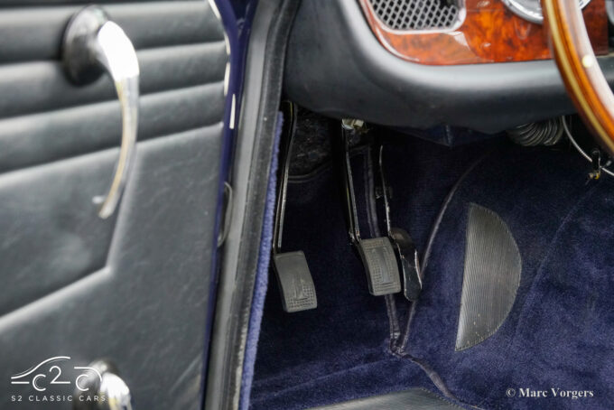 Triumph TR4A 1966 te koop Surrey top