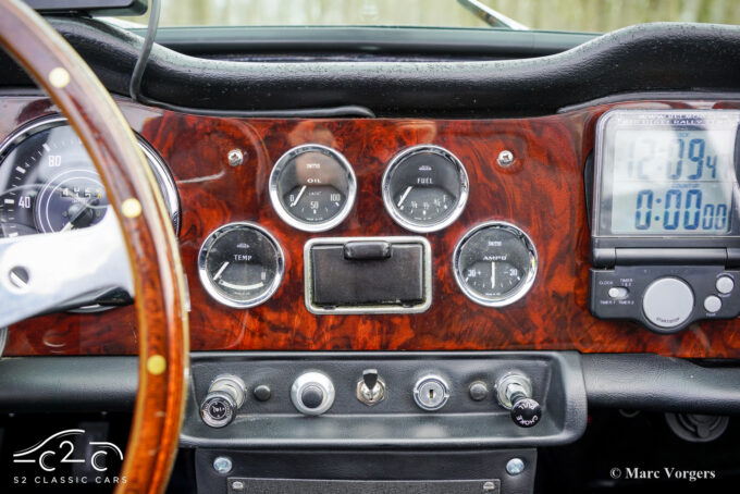 Triumph TR4A 1966 te koop Surrey top