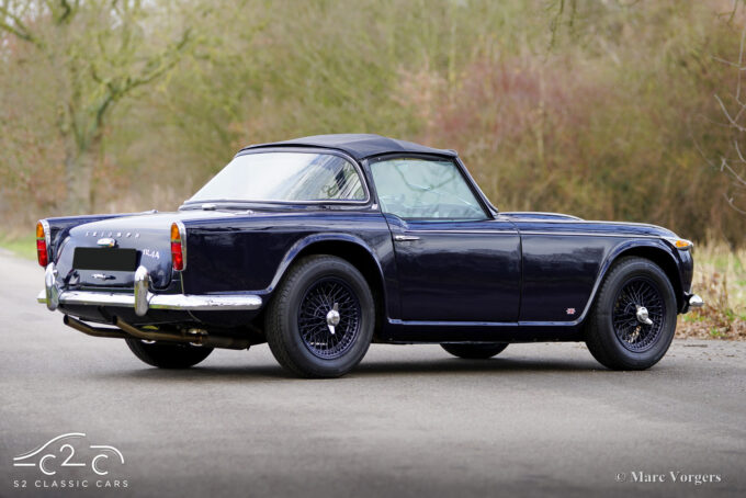 Triumph TR4A 1966 te koop Surrey top