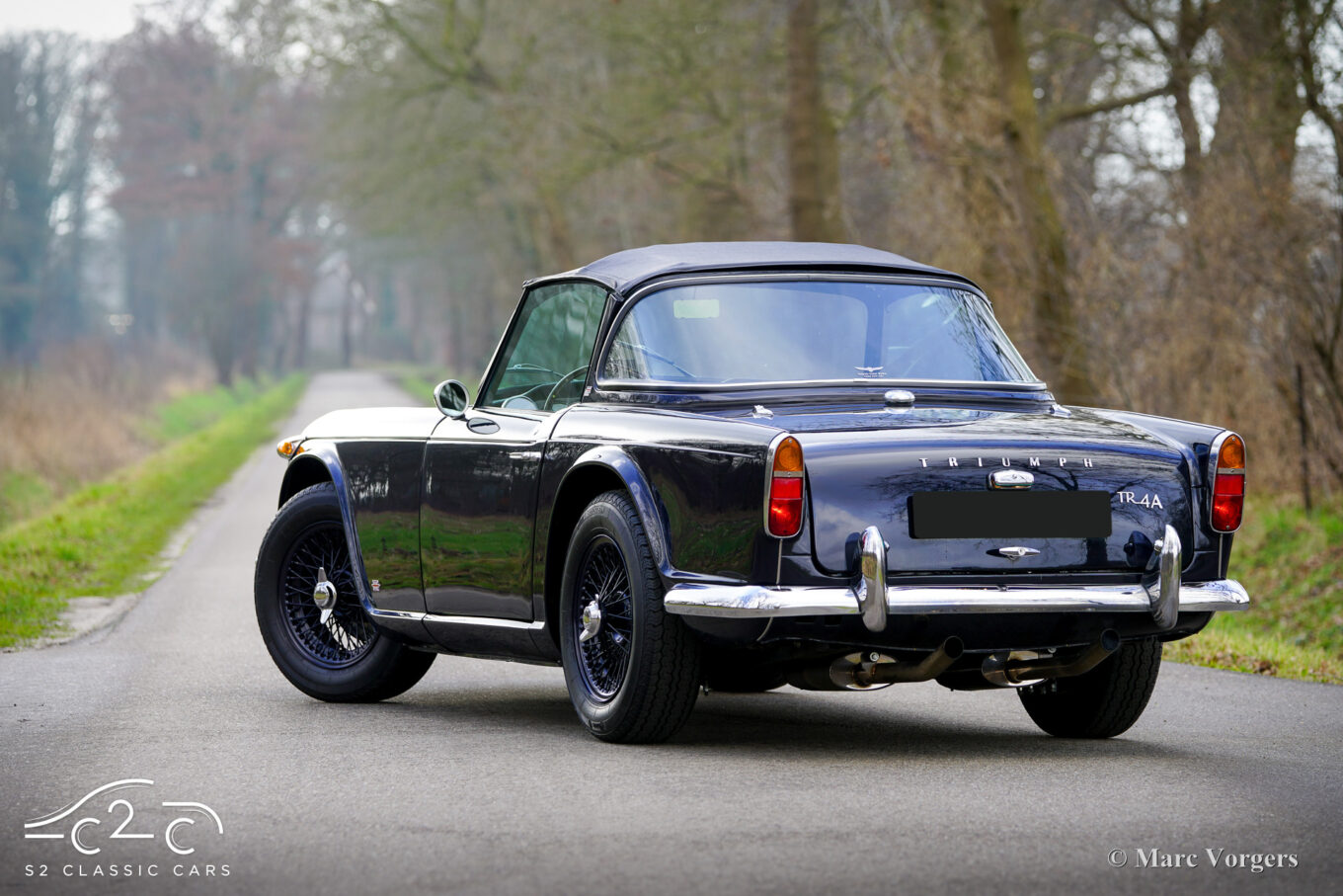 Triumph TR4A 1966 te koop Surrey top