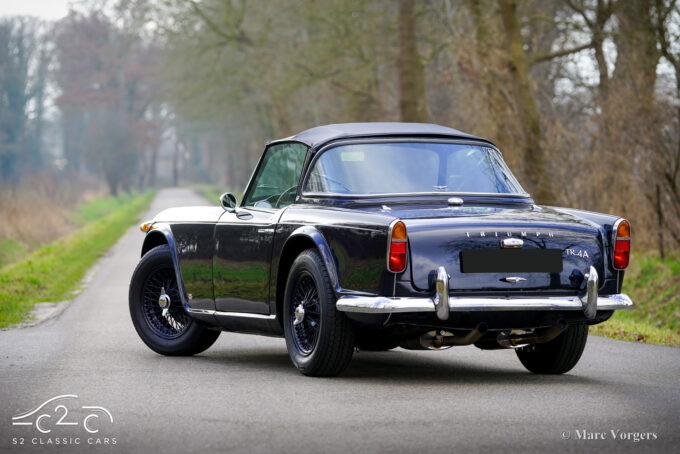 Triumph TR4A 1966 te koop Surrey top
