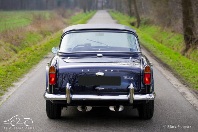 Triumph TR4A 1966 te koop Surrey top